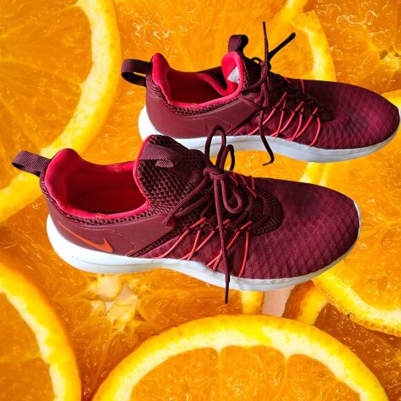 Nike Women's Noble Red Lightweight Darwin Running Trainers Shoes Size 7.5 - Picture 2 of 7
